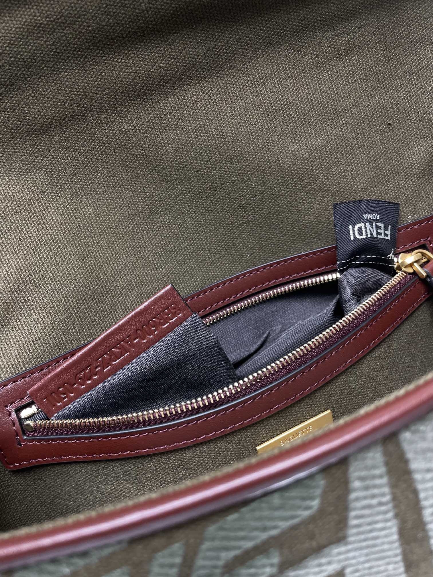 [TOP] FENDI Baguette FF Bag 26x13x6 cm-Green