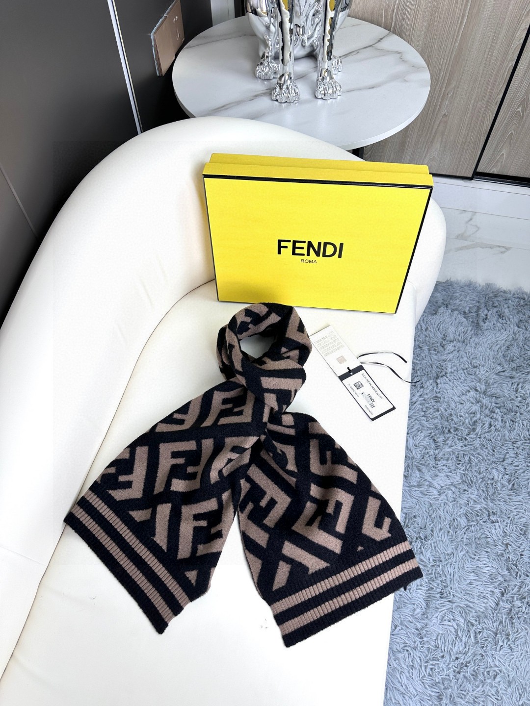 [TOP] FENDI Wool Monogram Rectangle Scarf