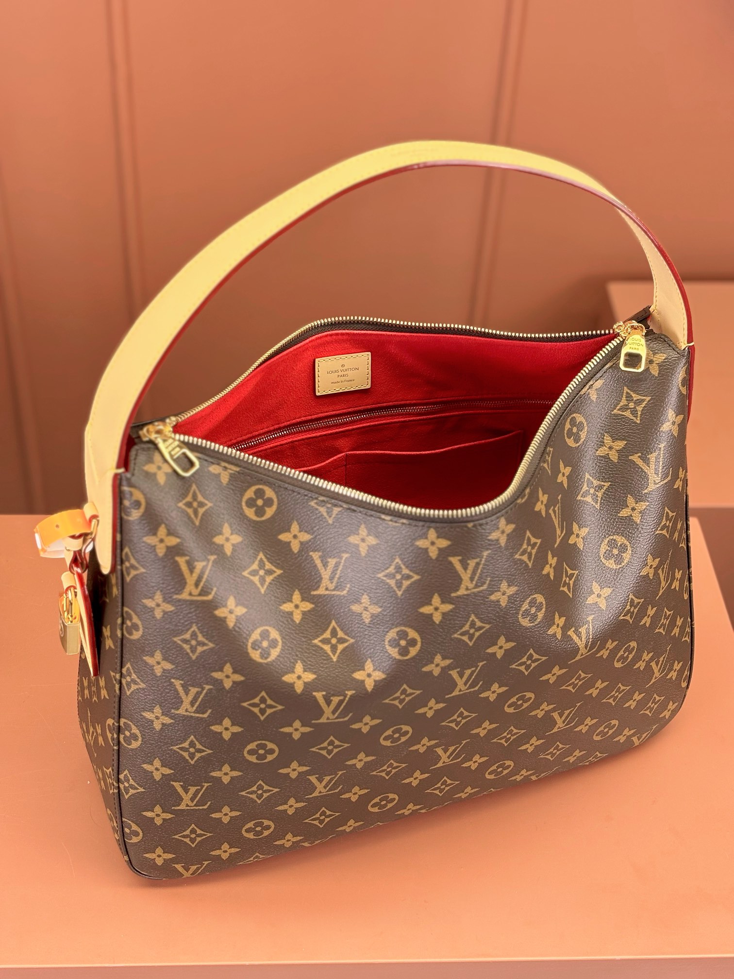 [TOP] Louis Vuitton LV L*V Grand Palais Monogram Bag 40x31x11cm