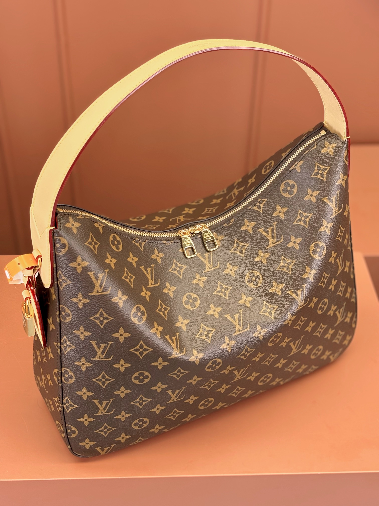 [TOP] Louis Vuitton LV L*V Grand Palais Monogram Bag 40x31x11cm