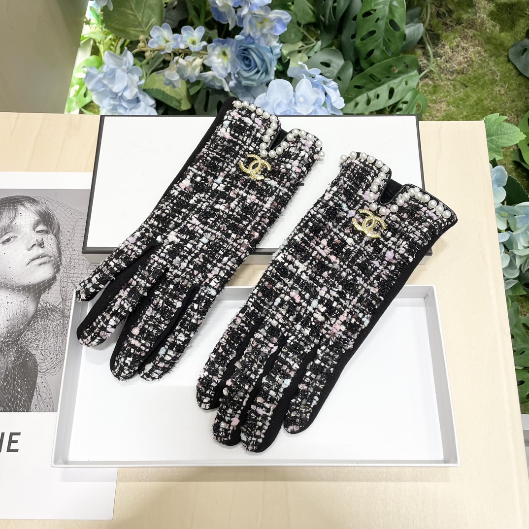 [TOP] CHANEL Pearl Gloves  - Black