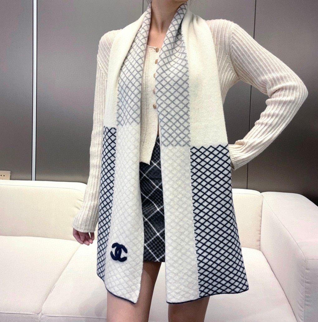 [TOP] Chanel Cashmere Scarf 38 x 190 cm