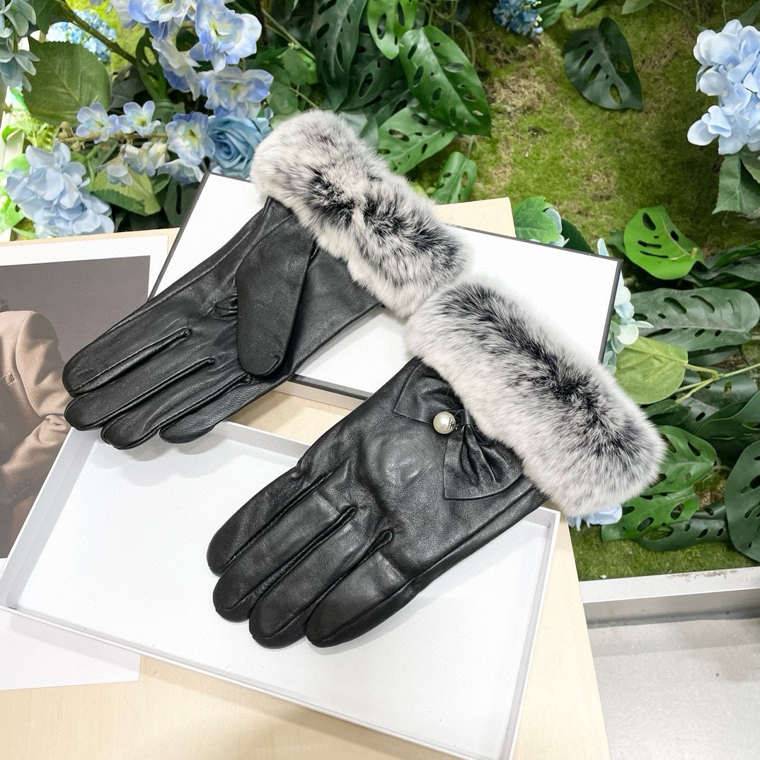 [TOP] CHANEL Gloves with Fur - Black