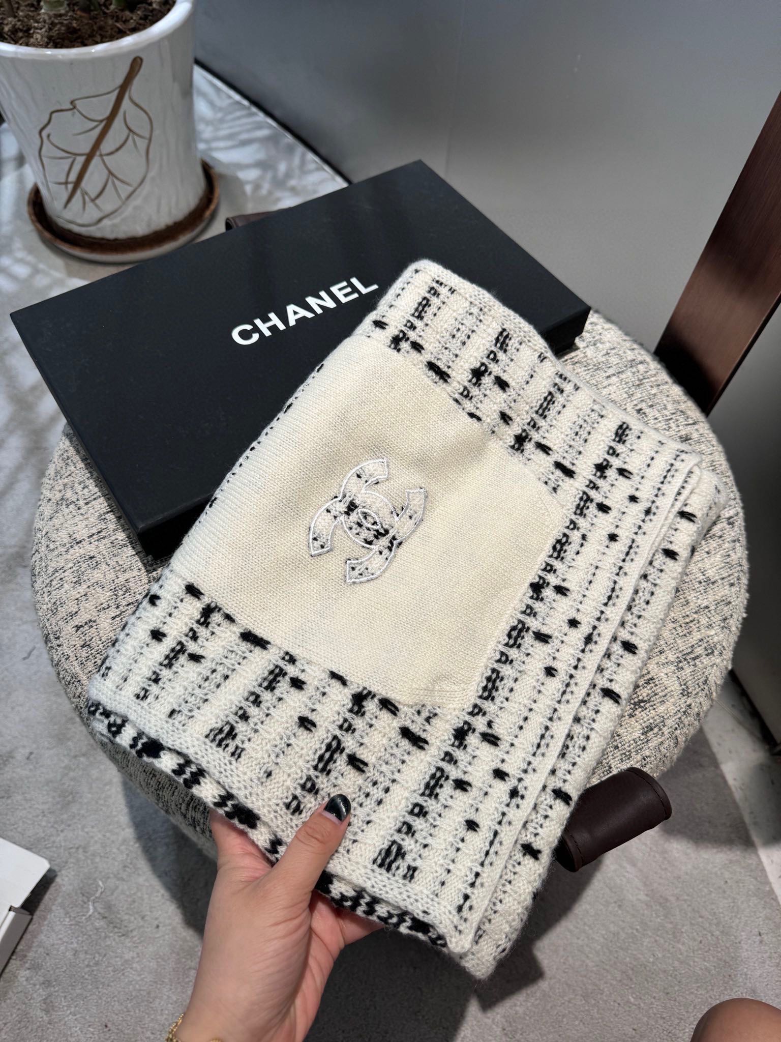 [TOP] Chanel Cashmere Scarf 30*180cm
