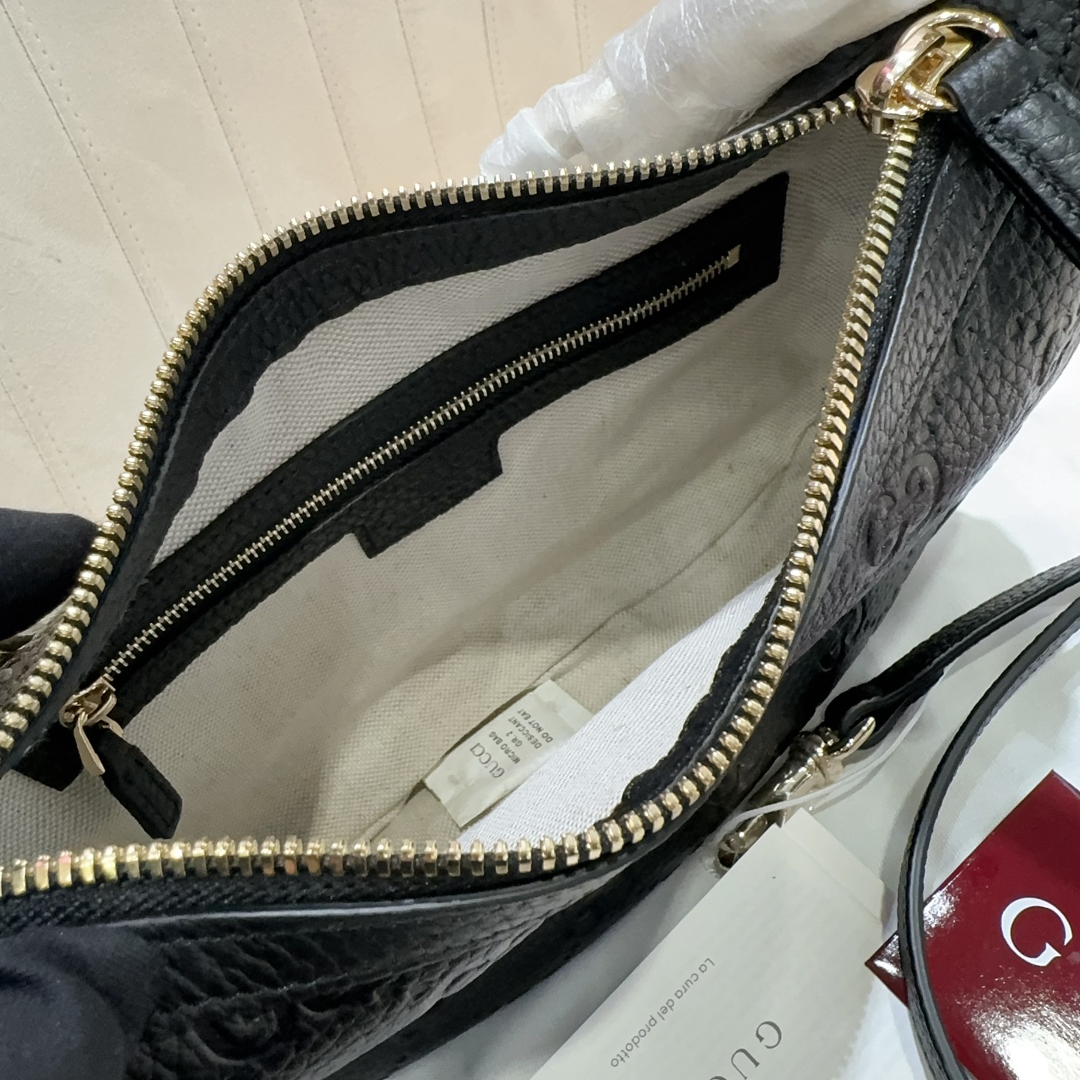 [TOP] GUCCI G*G Emblem bag Small Half-Moon Bag 25.5*20*5cm - Black