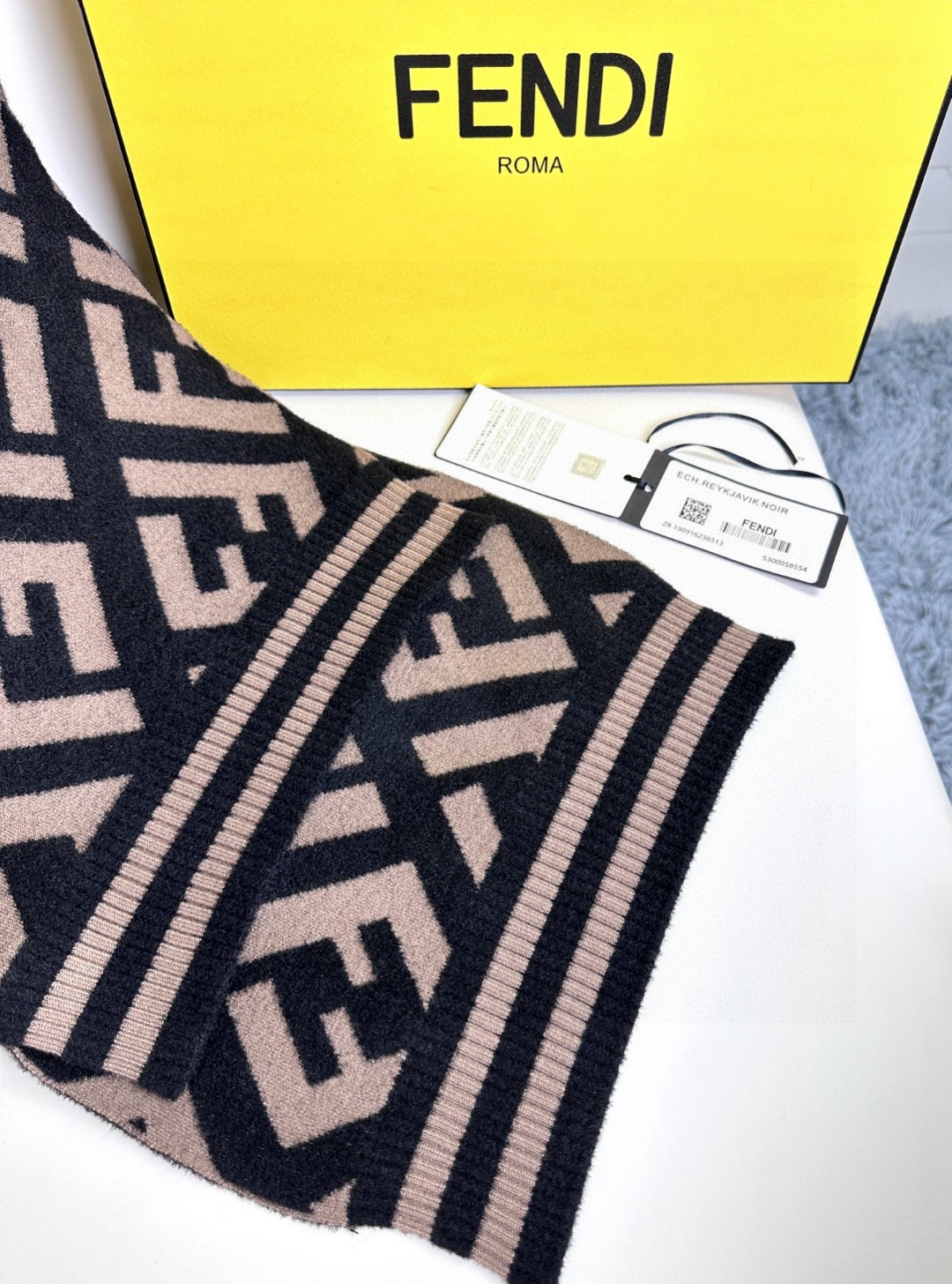 [TOP] FENDI Wool Monogram Rectangle Scarf