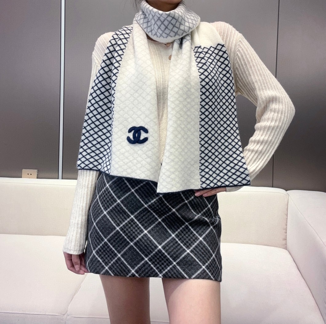 [TOP] Chanel Cashmere Scarf 38 x 190 cm