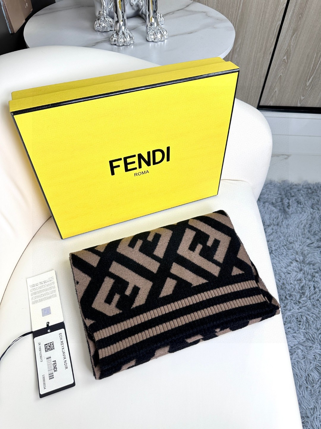 [TOP] FENDI Wool Monogram Rectangle Scarf