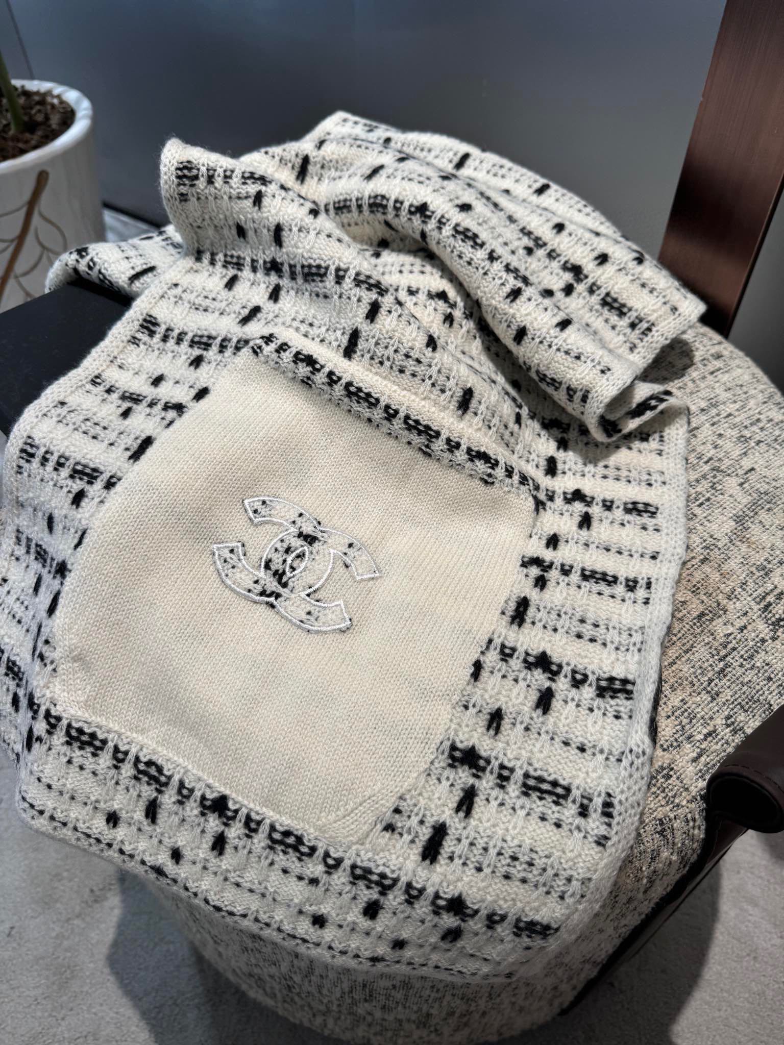 [TOP] Chanel Cashmere Scarf 30*180cm