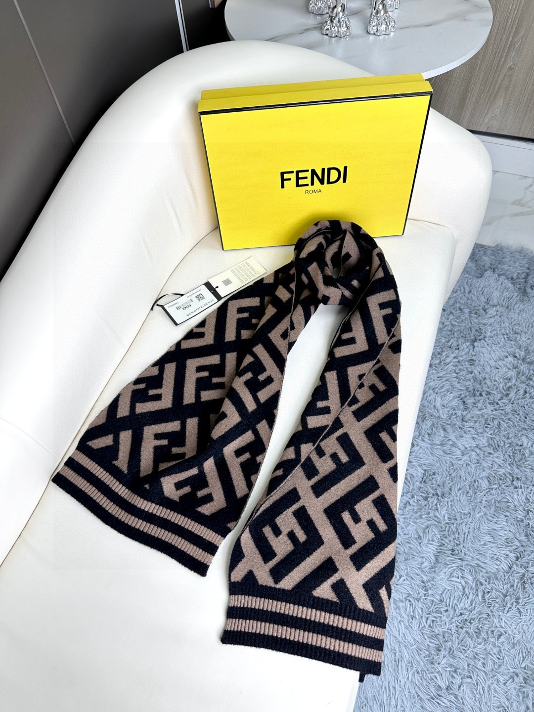 [TOP] FENDI Wool Monogram Rectangle Scarf