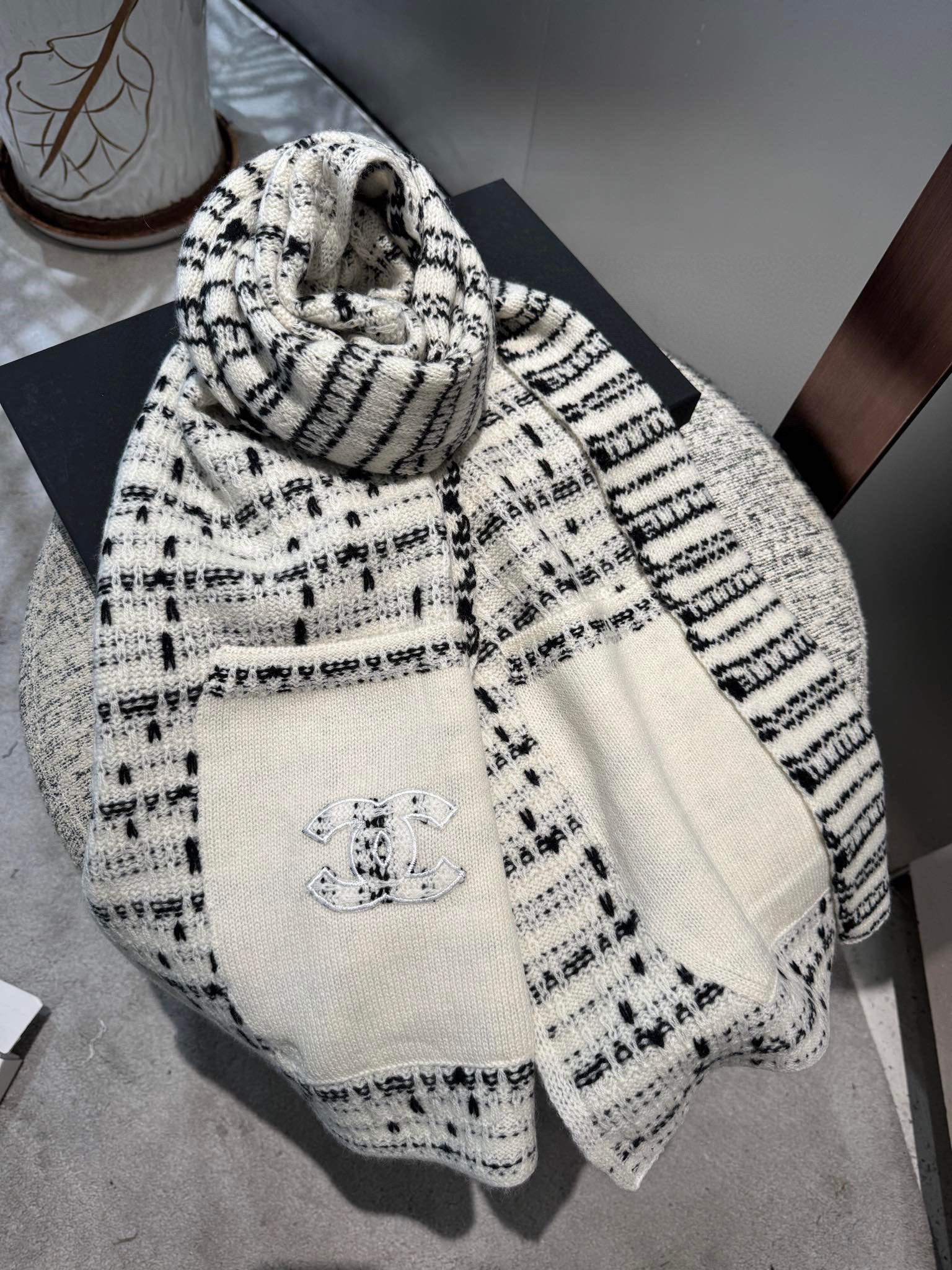 [TOP] Chanel Cashmere Scarf 30*180cm