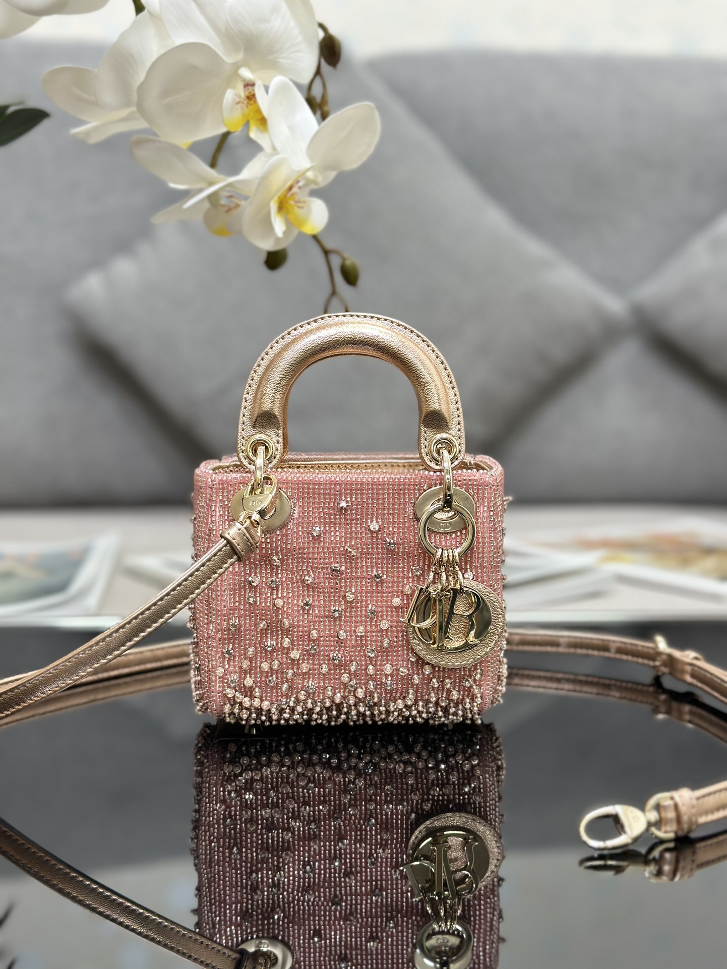 [TOP] Christian Dior Super Mini Embroidery Beads Lady Christian Dior Bags 12*10.2*5 cm- 3 Colors
