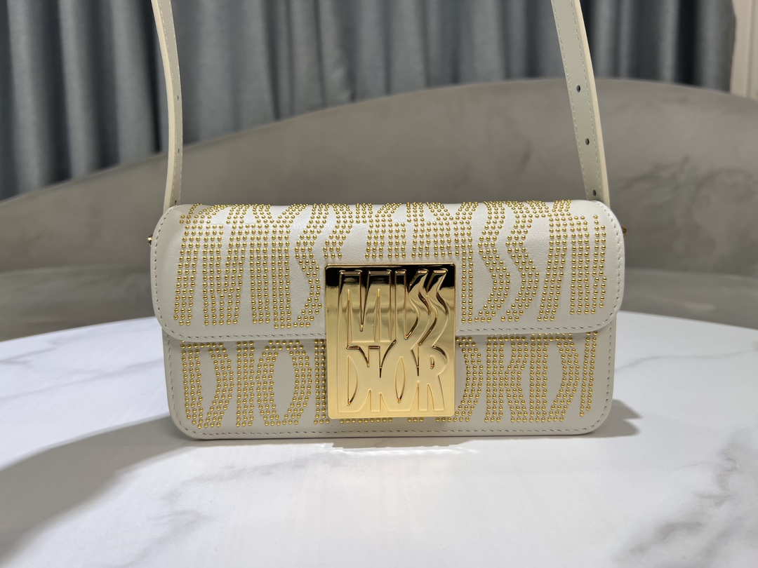 [TOP] Christian Dior Miss Dior Flap Bag 22 x 11 x 6cm - White
