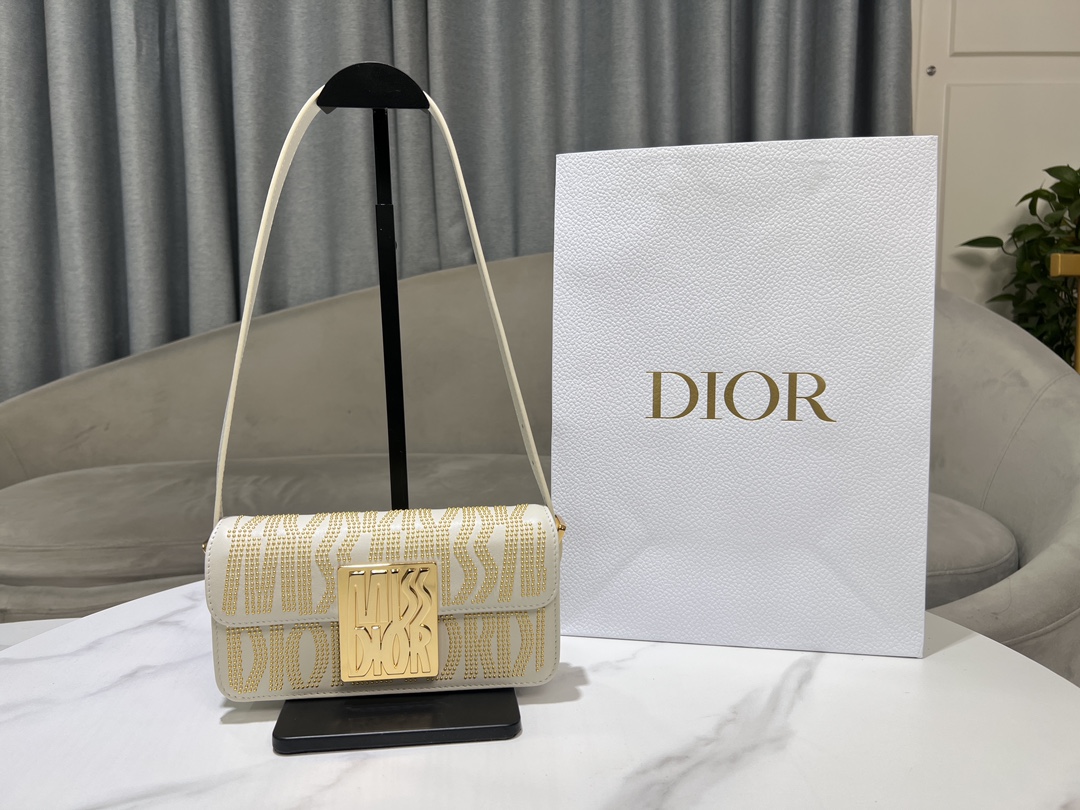 [TOP] Christian Dior Miss Dior Flap Bag 22 x 11 x 6cm - White