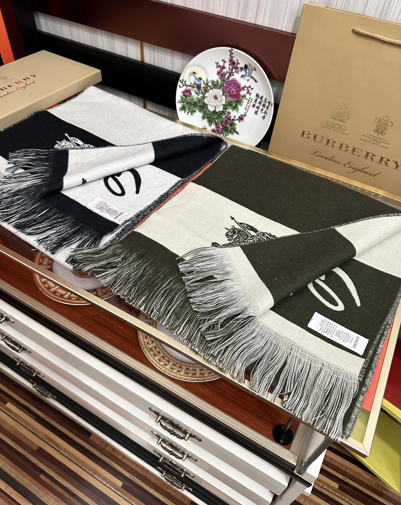 [TOP] BURBERRY Cashmere Scarf 35x200cm  - 2 Colors