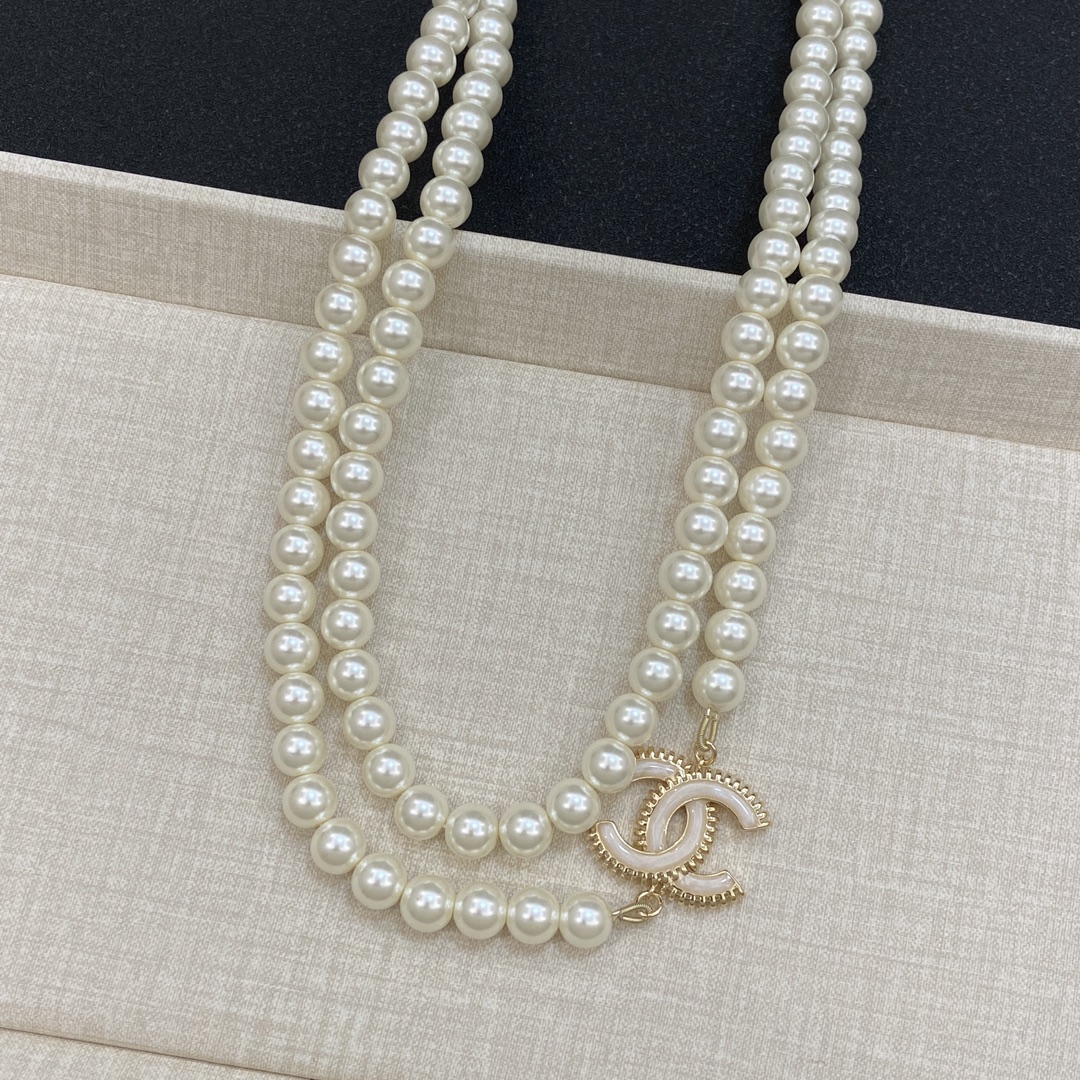[TOP] CHANEL Pearl Necklace - Gold