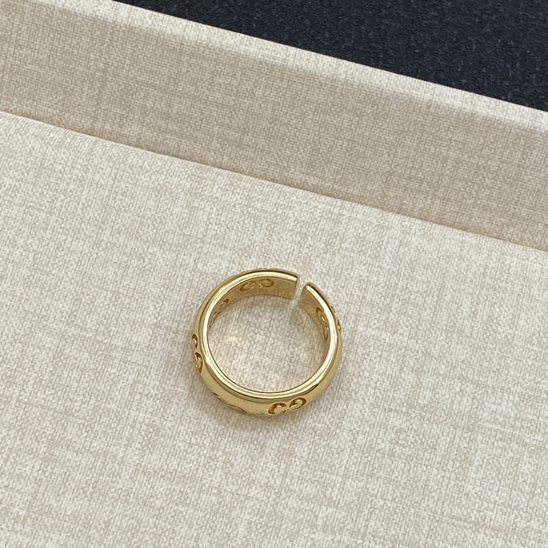 [TOP] GUCCI GG Ring + Earrings + Necklace - Gold