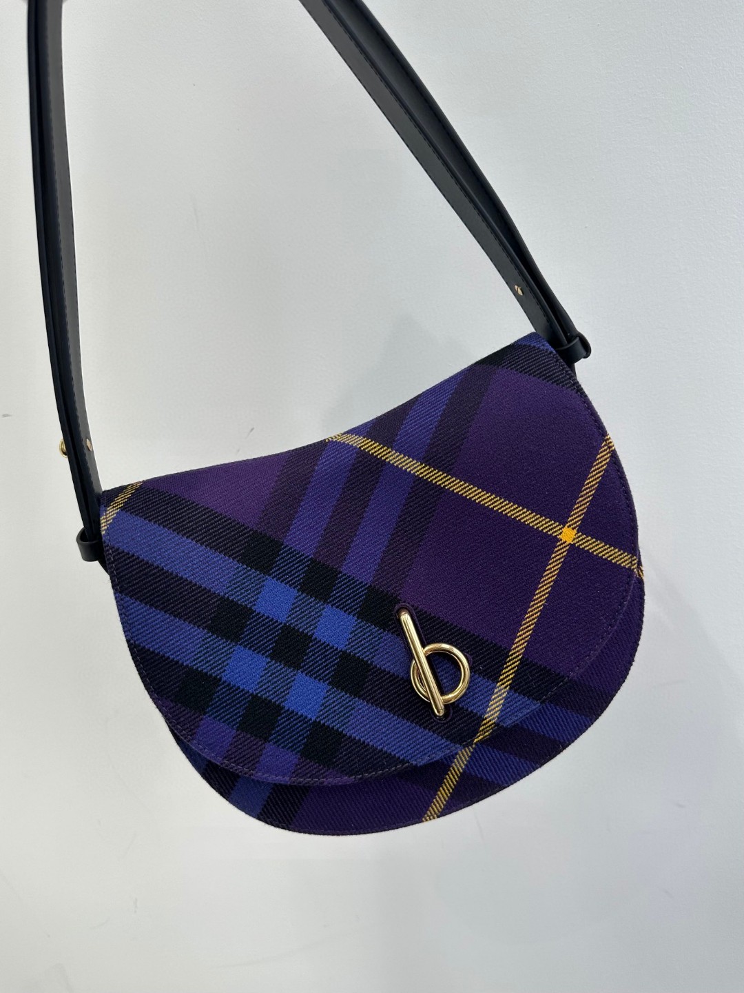 [TOP] BURBERRY Wool Saddle Bag 26x29.5x9.5cm - 2 Colors