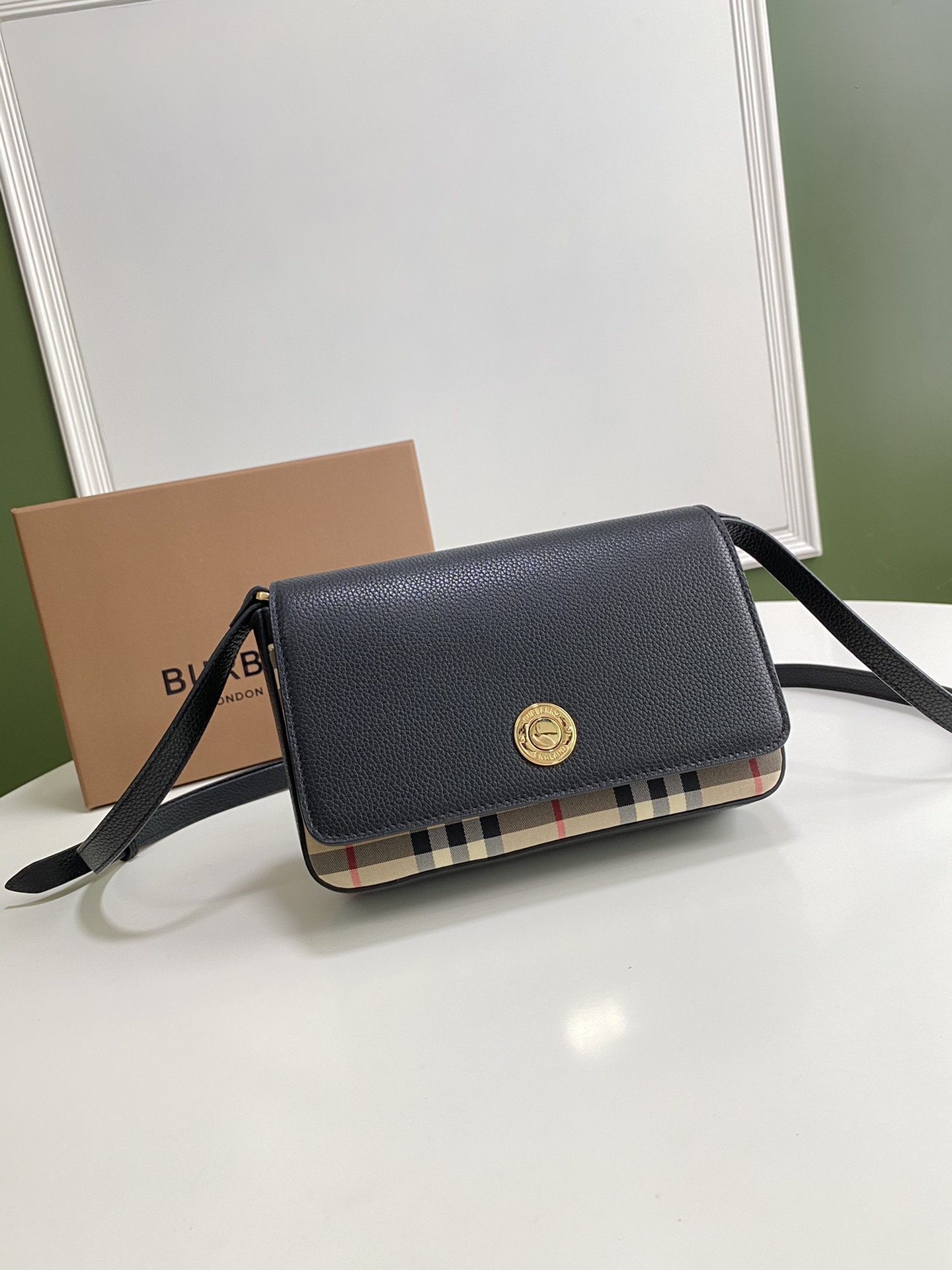 [TOP] BURBERRY Note Bag 21x5x13 cm - 2 Colors