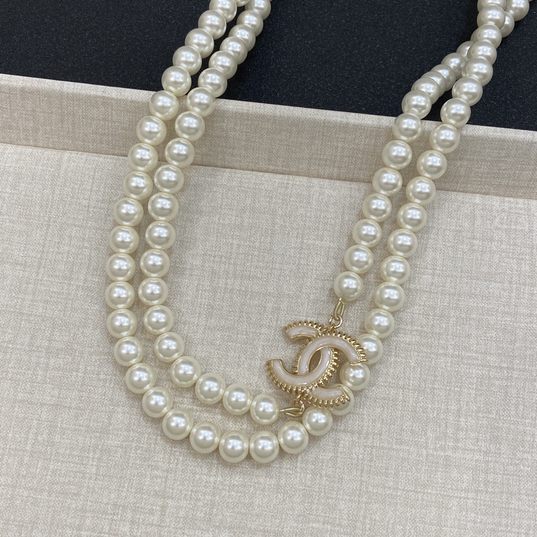 [TOP] CHANEL Pearl Necklace - Gold