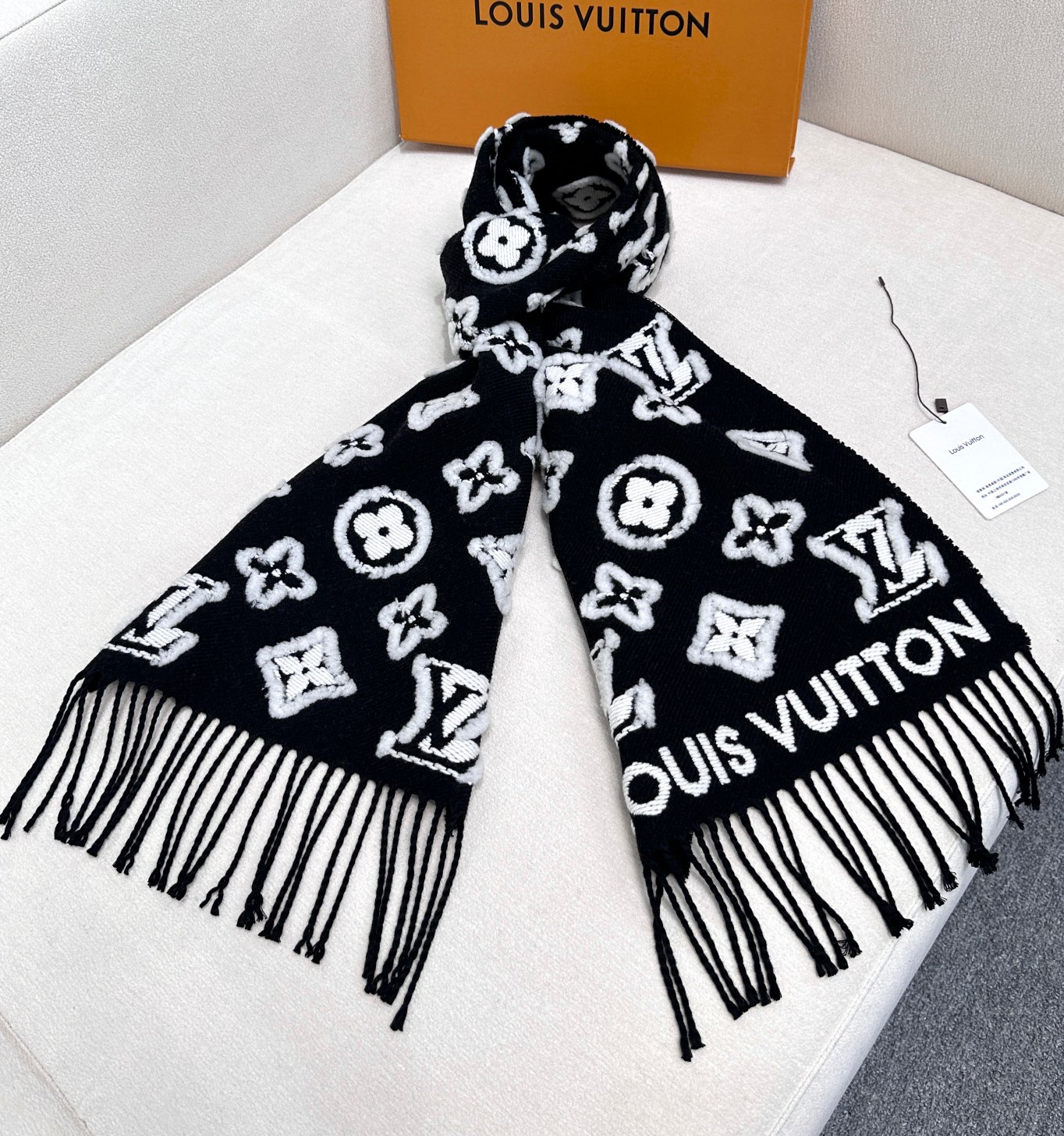 [TOP] Louis Vuitton LV Scarf 34 x 220 cm - Black