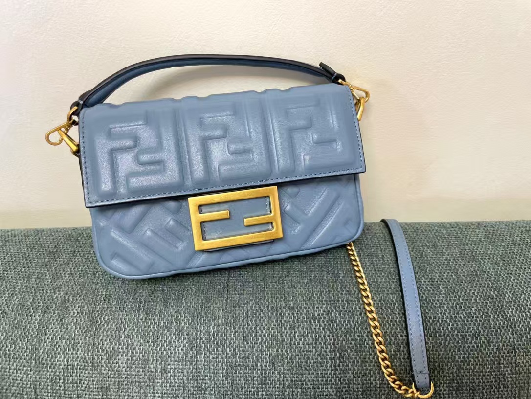 [TOP] FENDI FENDI Baguette Chain Bag 19*4*10cm - 6 Colour