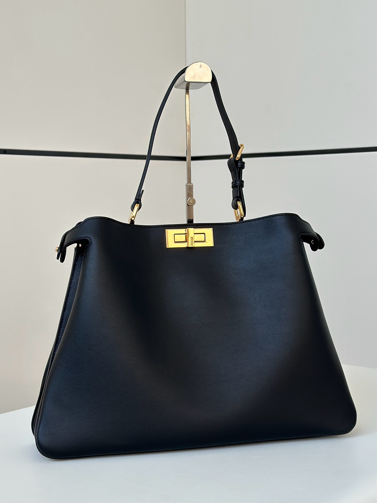 [TOP] FENDI Peekaboo Medium Cowhide Bag 33×10×25.5cm - 4 Colour
