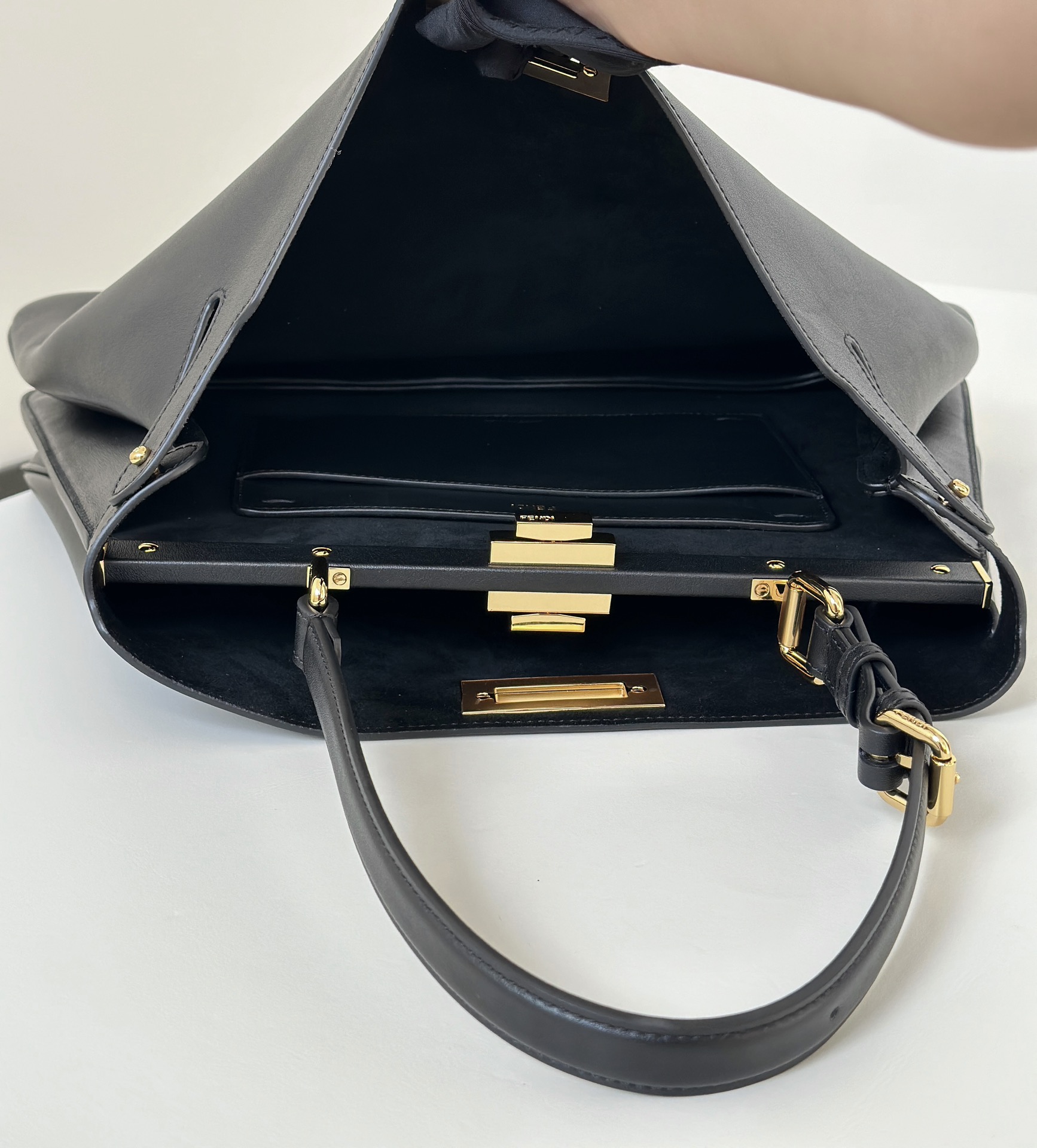 [TOP] FENDI Peekaboo Medium Cowhide Bag 33×10×25.5cm - 4 Colour