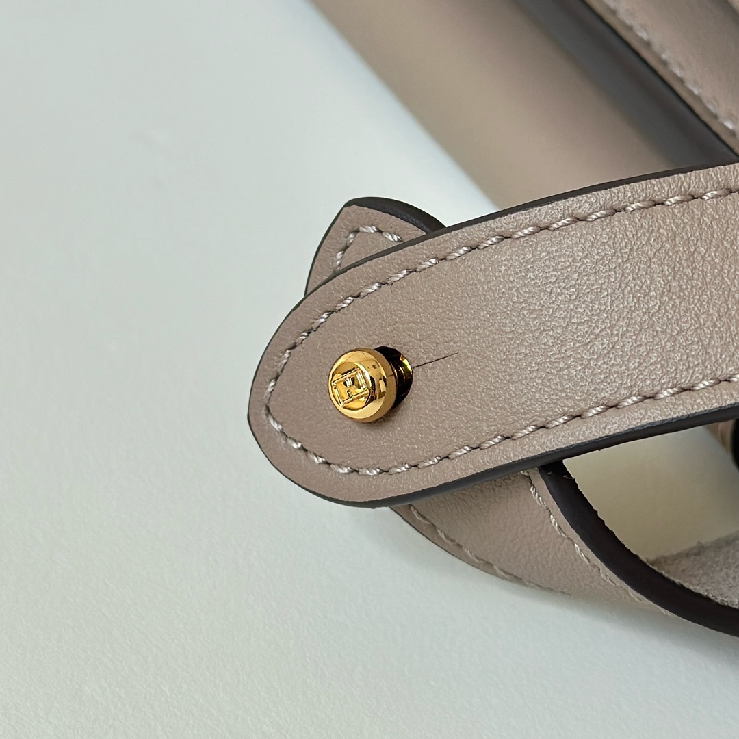 [TOP] FENDI Peekaboo Large Cowhide Bag 40.5*13*28cm - 2 Colour