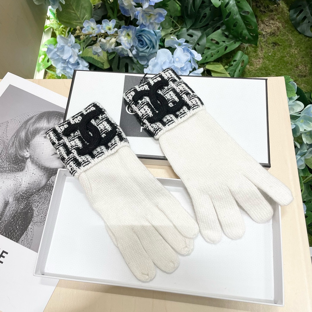 [TOP] CHANEL Wool Gloves  - 3 Colors