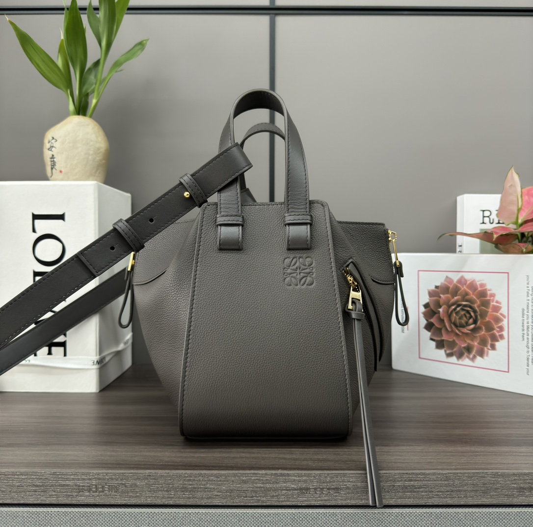 [TOP] LOEWE Hammock Bag 20x19x14cm - Black