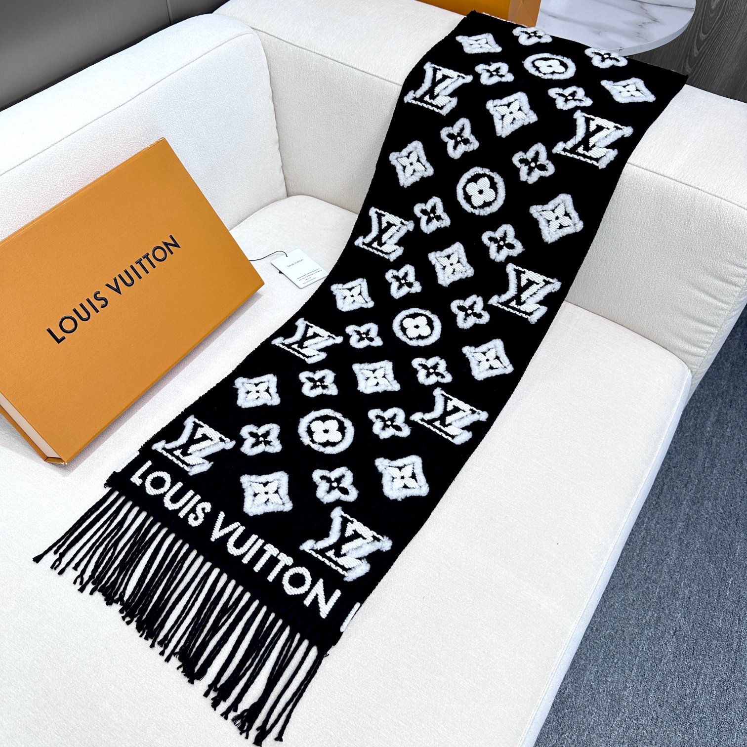 [TOP] Louis Vuitton LV Scarf 34 x 220 cm - Black