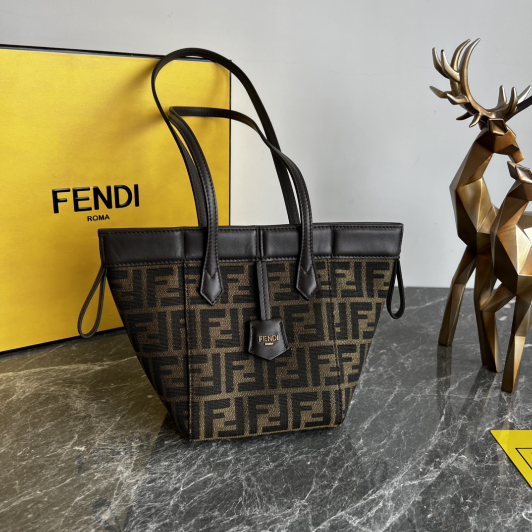 [TOP] FENDI Roll Bag 15*15*19cm - Brown