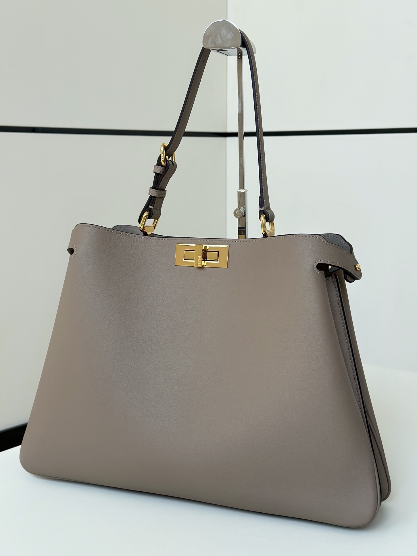 [TOP] FENDI Peekaboo Large Cowhide Bag 40.5*13*28cm - 2 Colour