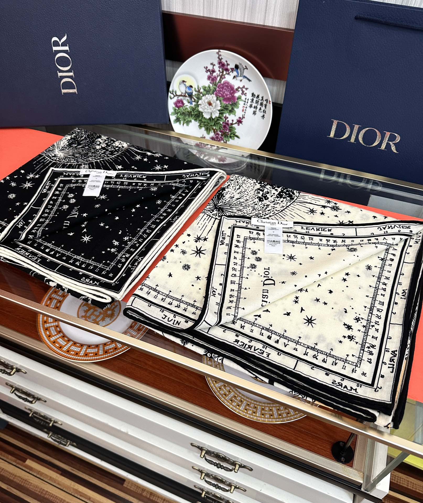 [TOP] Christian Dior Cashmere Scarf 140*140 cm- 2 Colors