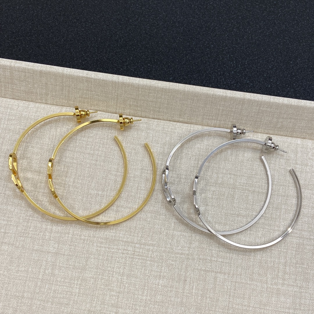 [TOP] VALENTINO Circle Earrings - 2 Color
