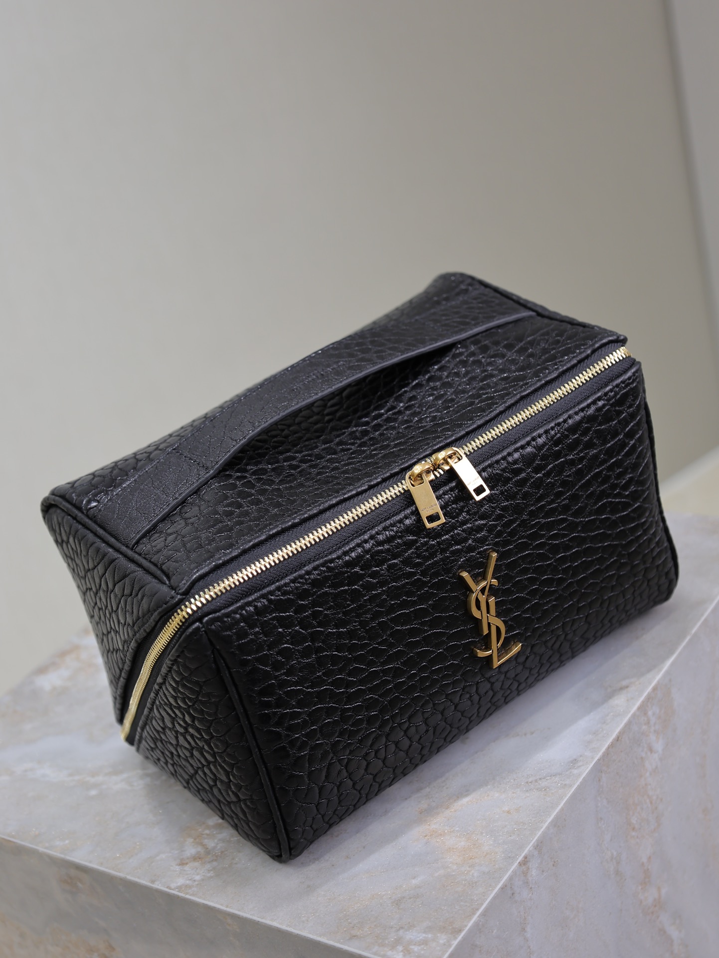 [TOP] Yves Saint Laurent YSL Gaby Sheepskin Makeup Bag 21×13×13 - Black & GHW