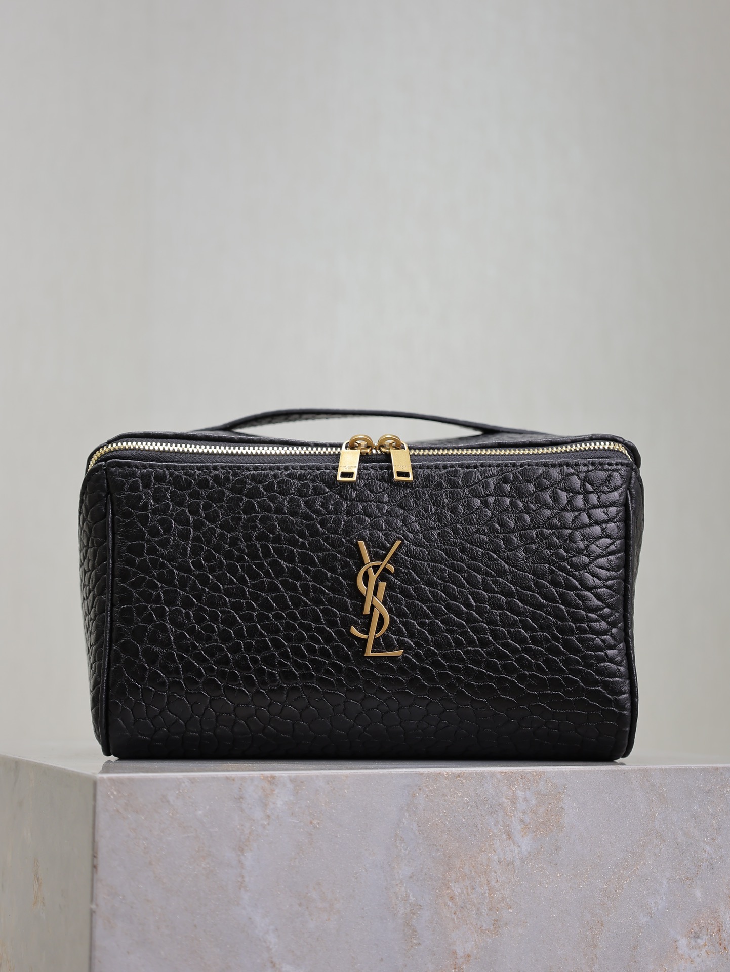 [TOP] Yves Saint Laurent YSL Gaby Sheepskin Makeup Bag 21×13×13 - Black & GHW