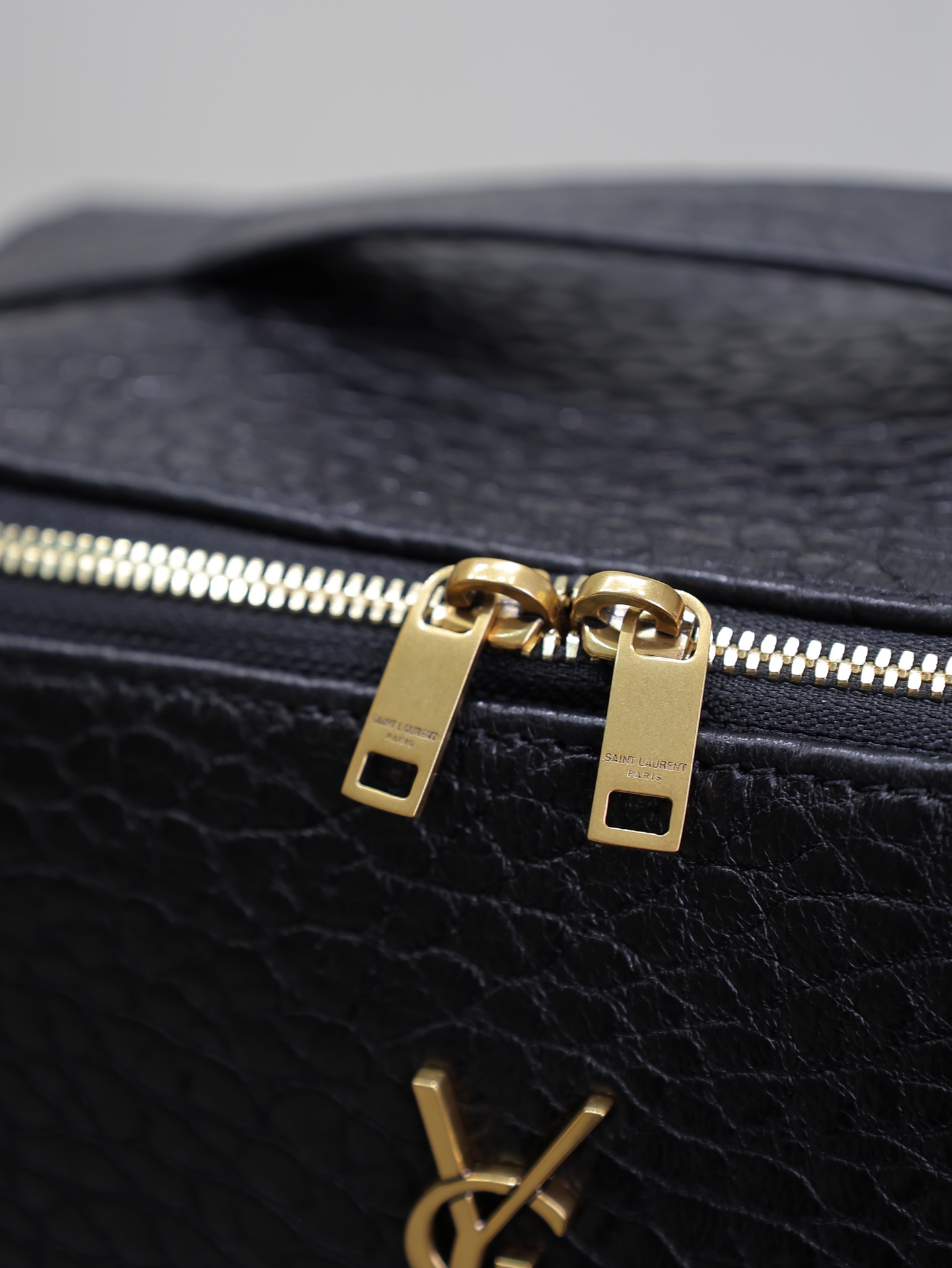 [TOP] Yves Saint Laurent YSL Gaby Sheepskin Makeup Bag 21×13×13 - Black & GHW