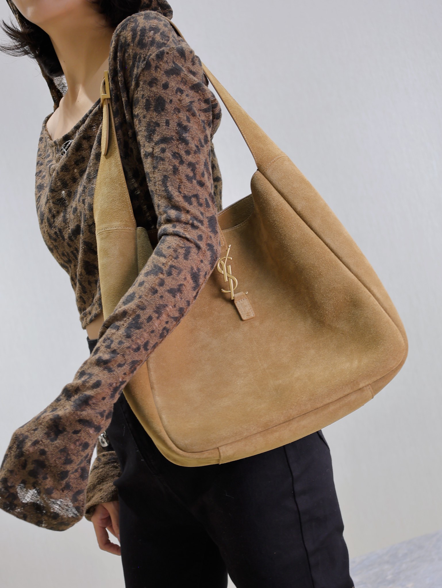 [TOP] Yves Saint Laurent YSL Suede Large Hobo Bag 30x31x13cm - Brown&GHW