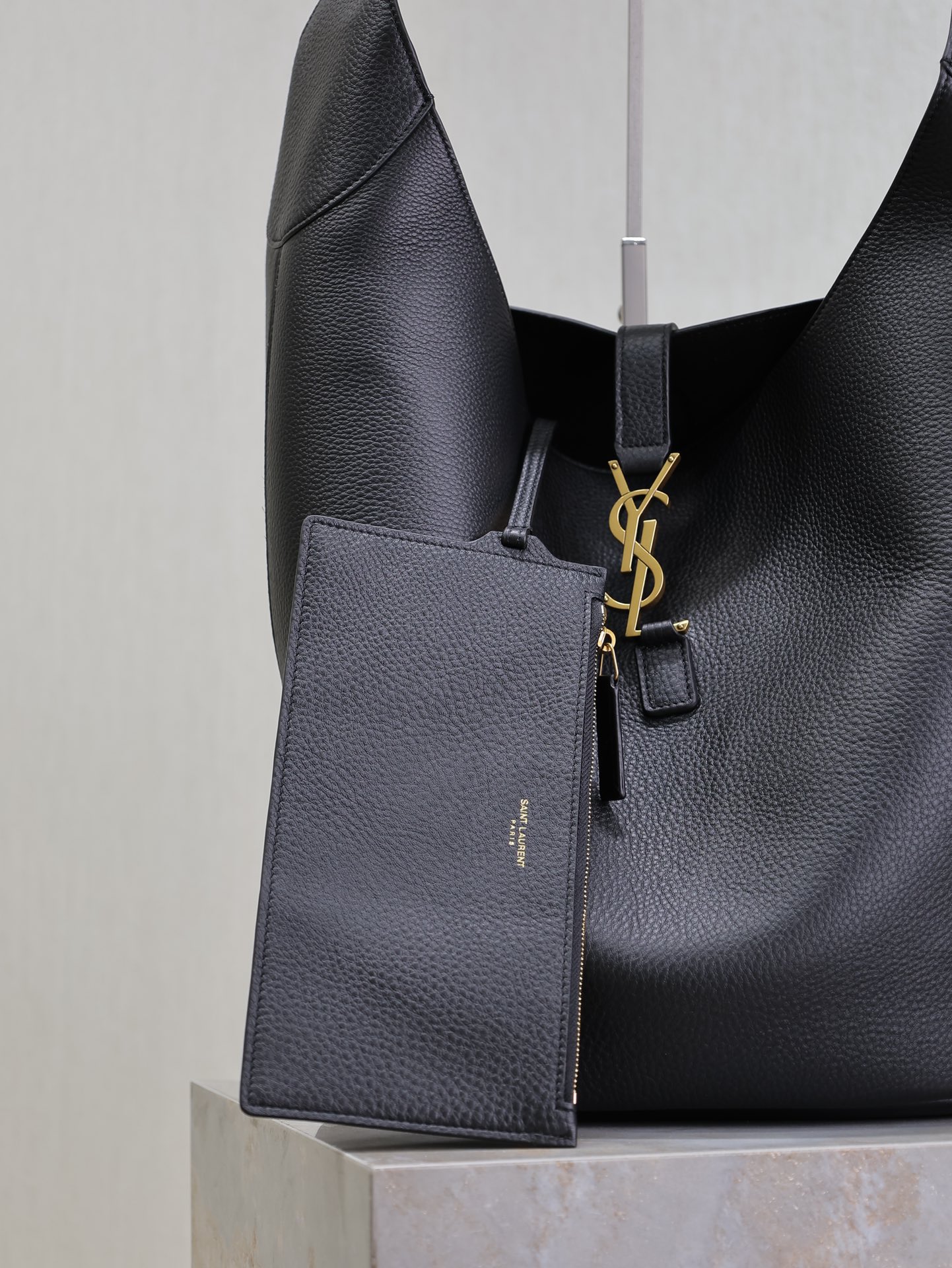 [TOP] Yves Saint Laurent YSL Large Bucket Hobo Bag 26×31.5×13.5cm - Black&GHW