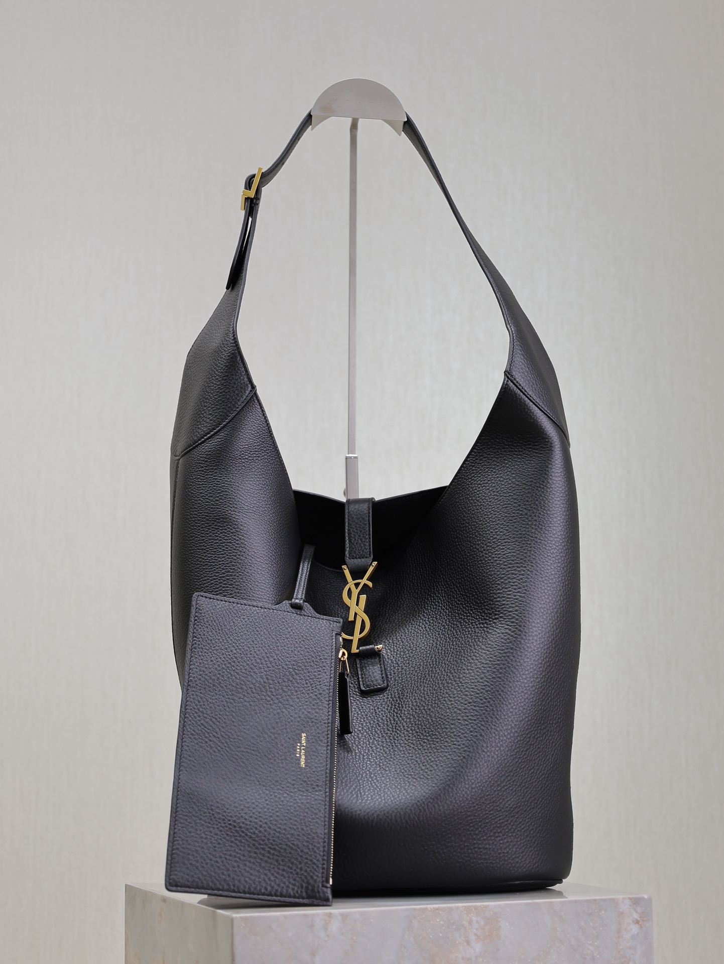 [TOP] Yves Saint Laurent YSL Large Bucket Hobo Bag 26×31.5×13.5cm - Black&GHW