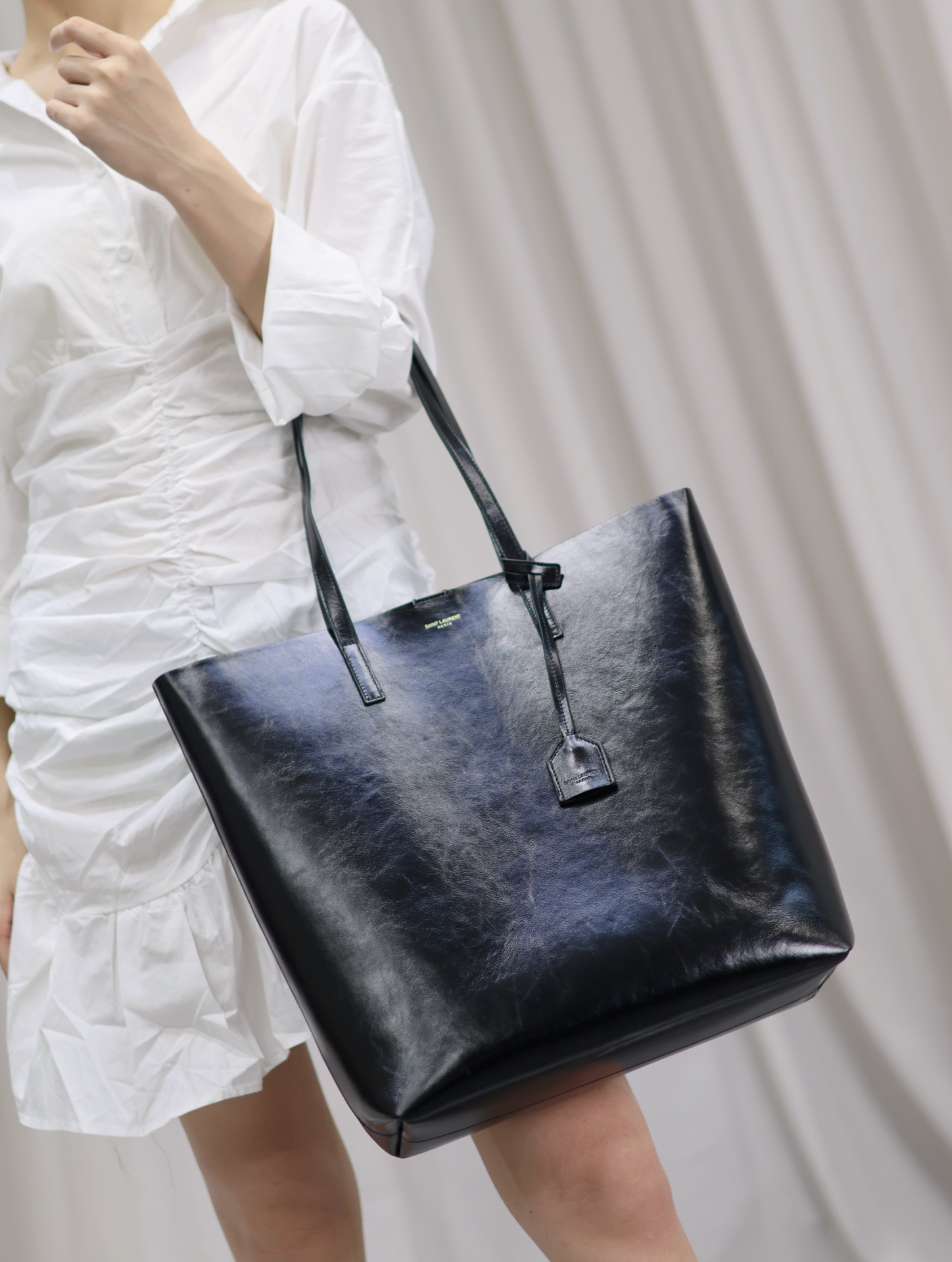 [TOP] Yves Saint Laurent YSL Wax leather Shopping Tote Bag 32.5×35×10.5cm - Black