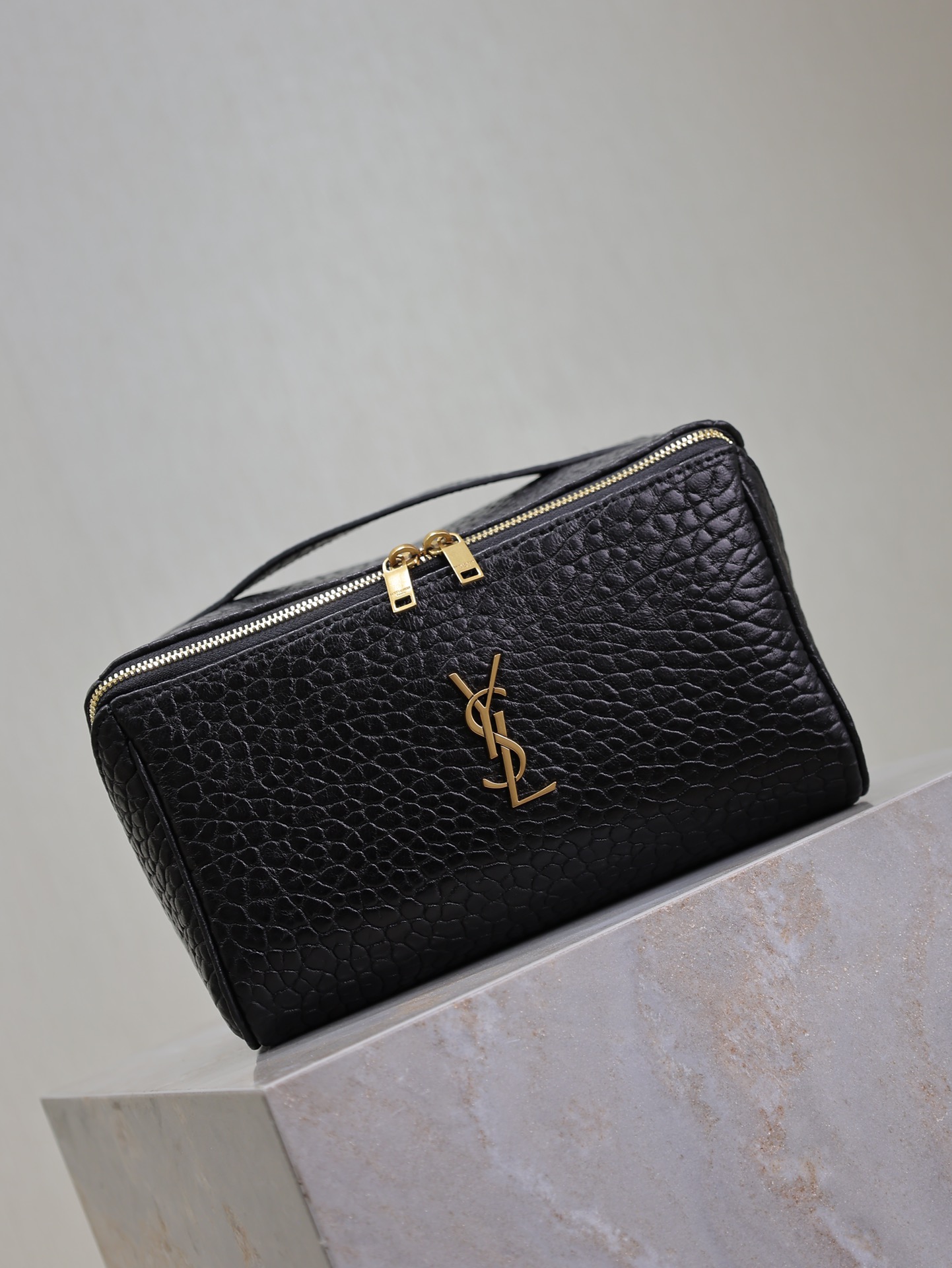 [TOP] Yves Saint Laurent YSL Gaby Sheepskin Makeup Bag 21×13×13 - Black & GHW