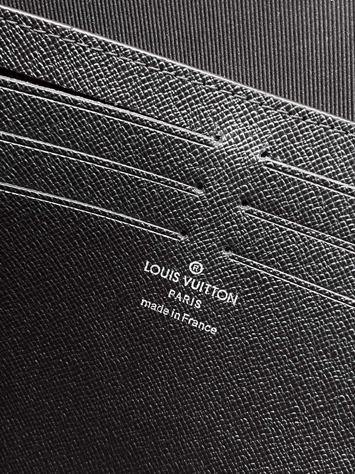 [TOP] Louis Vuitton LV LV Pochette Jour Handbag 27×19×1cm/35×25×2cm - Black