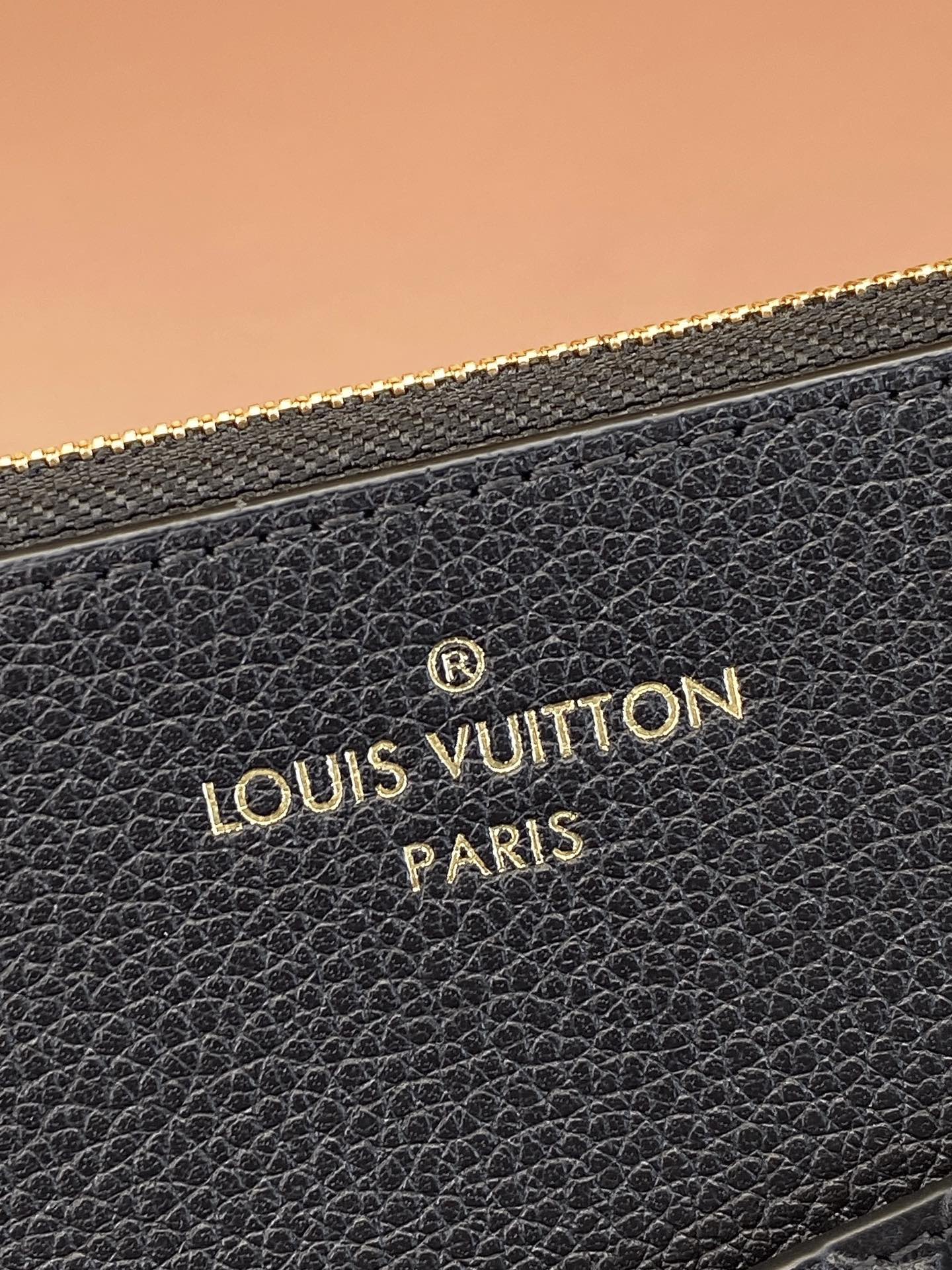 [TOP] Louis Vuitton LV LV Monogram Empreinte Leather Handbag 23×16×2cm - Black