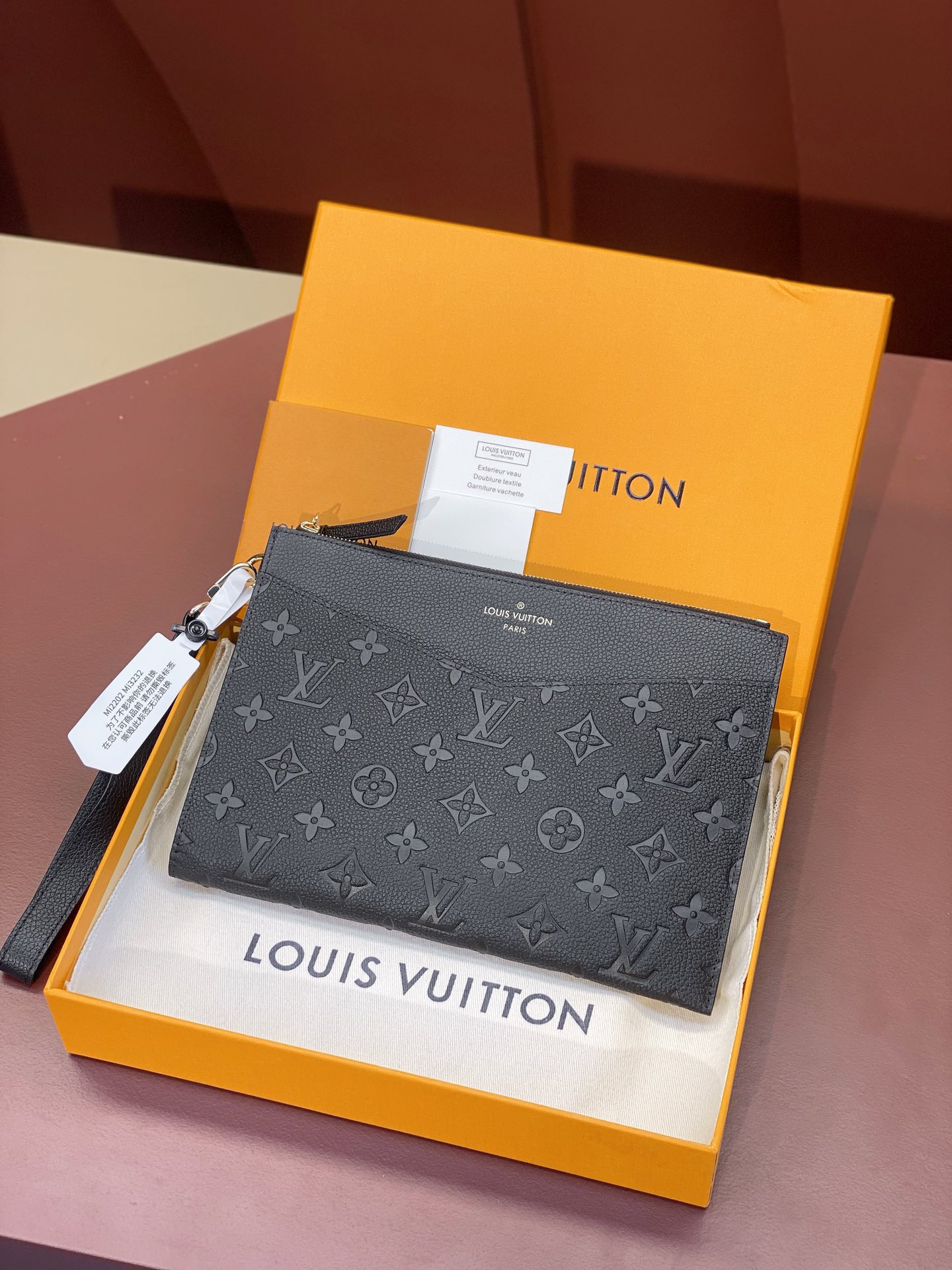 [TOP] Louis Vuitton LV LV Monogram Empreinte Leather Handbag 23×16×2cm - Black