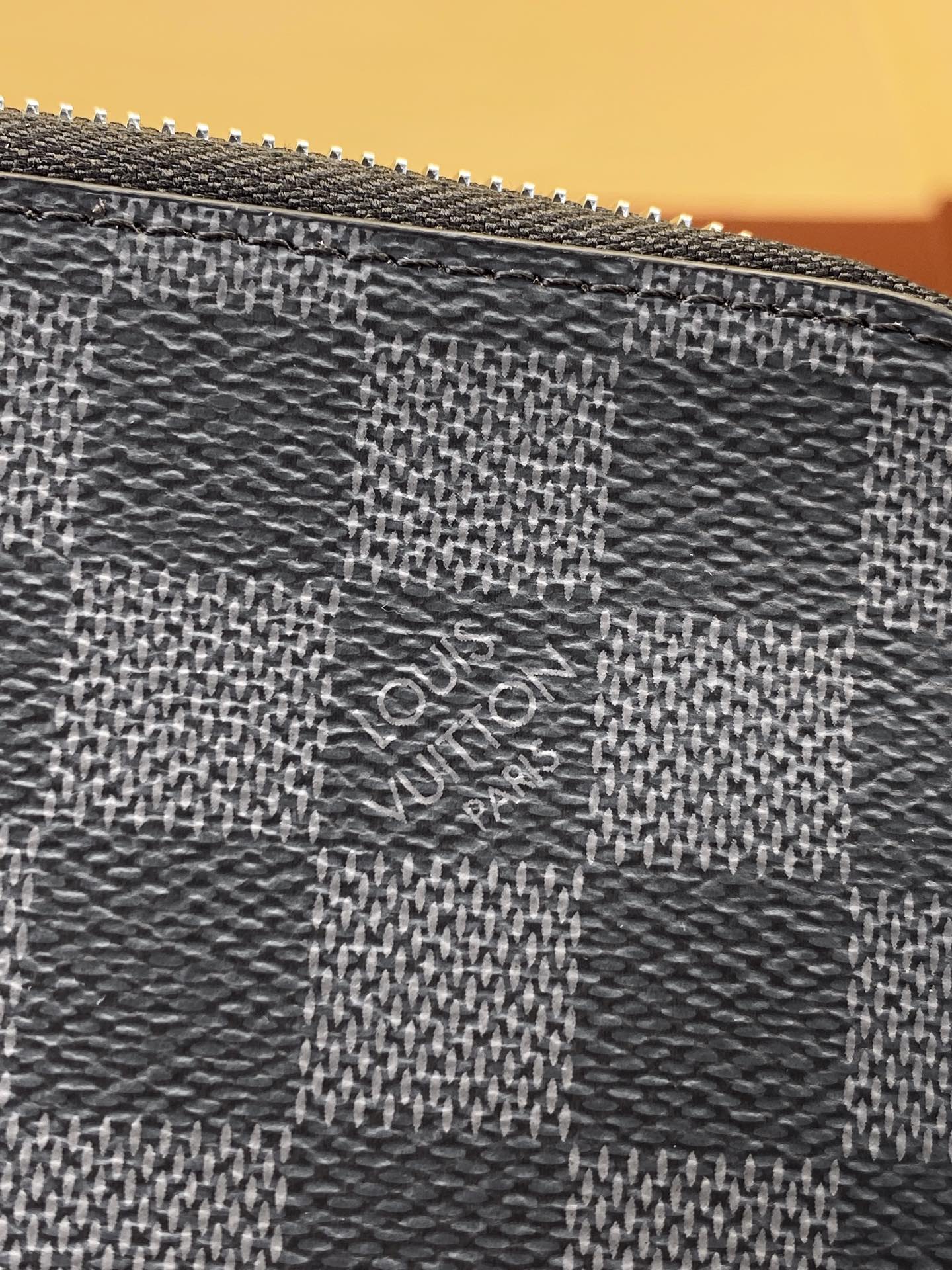 [TOP] Louis Vuitton LV LV Pochette Jour Handbag 27×19×1cm/35×25×2cm - Black