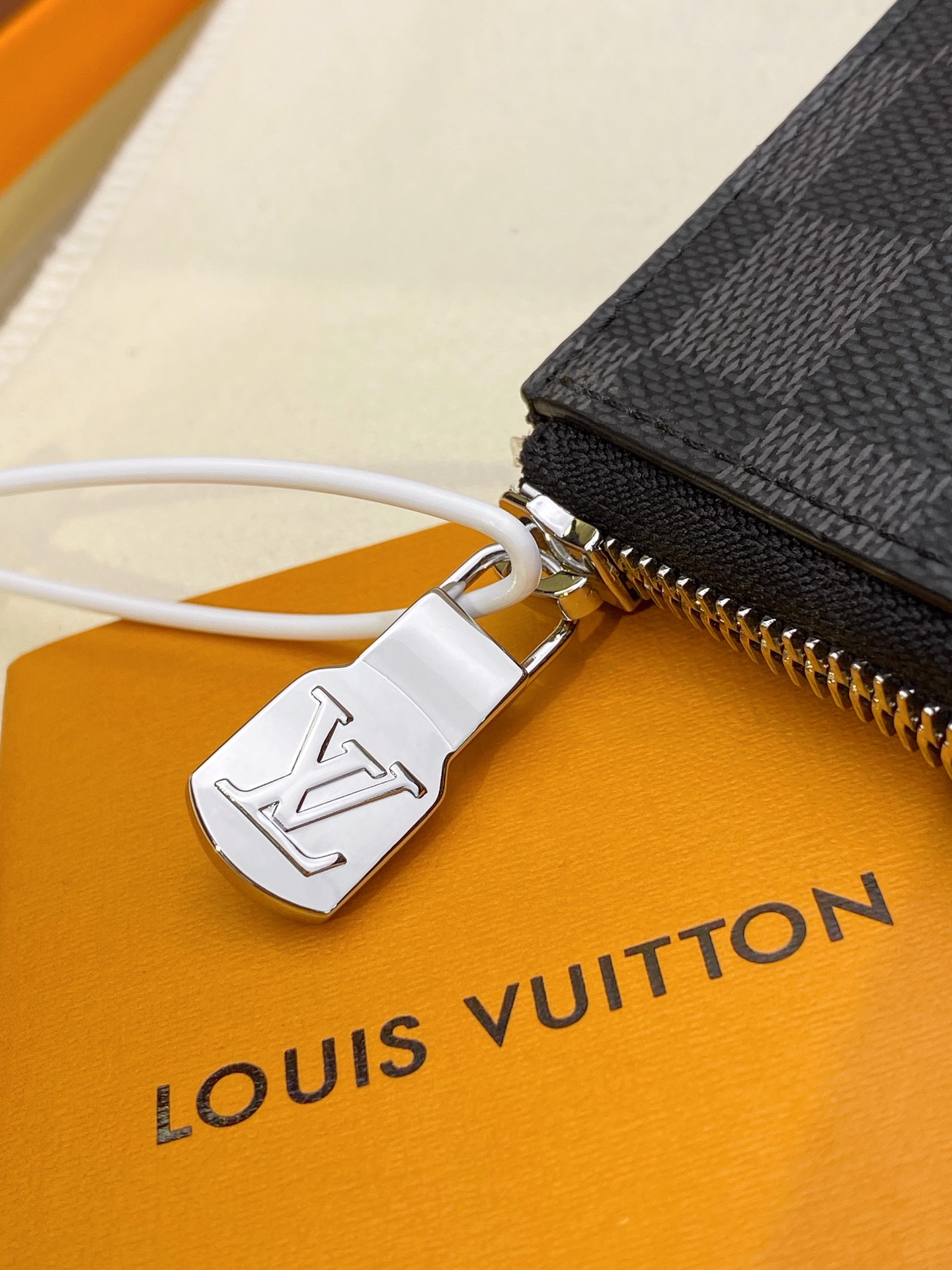 [TOP] Louis Vuitton LV LV Pochette Jour Handbag 27×19×1cm/35×25×2cm - Black