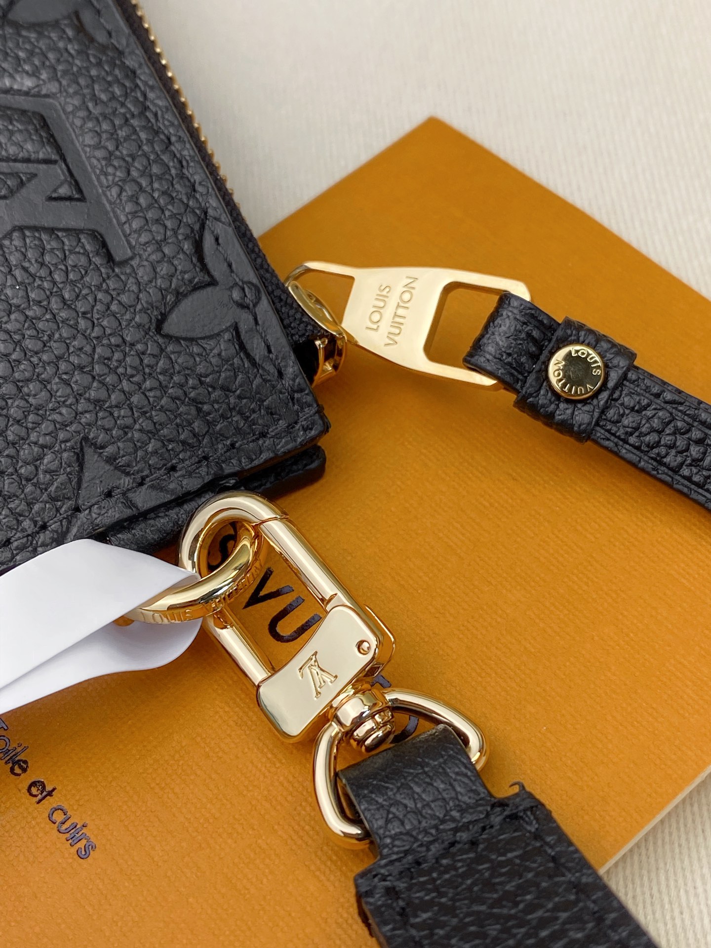 [TOP] Louis Vuitton LV LV Monogram Empreinte Leather Handbag 23×16×2cm - Black